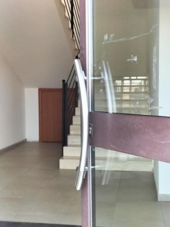 Twin House Apartment Tito Екстериор снимка