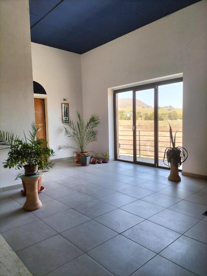 Twin House Apartment Tito Екстериор снимка